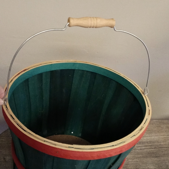 Balsam Wood Christmas Basket with Handle - Picture 2 of 4